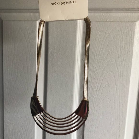 Gold statement necklace - Picture 2 of 4